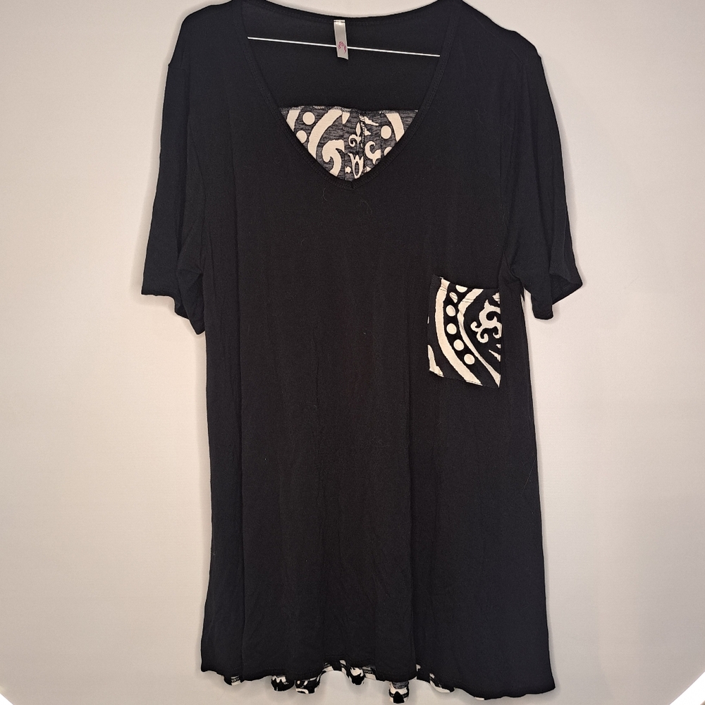 Danskin Black White XL Short Sleeve Blouse Short Sleeve Contemporary Pattern - Picture 1 of 7